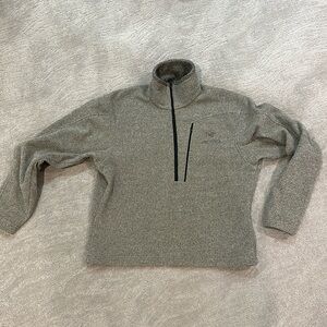 Pull over Arc’Teryx fleece